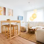 Luxus Designstudio - Zentral - Terrasse - 4 Personen
